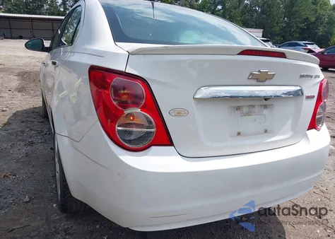 2014 Chevrolet Sonic Ltz Auto z USA, uszkodzony, nr VIN 1G1JE5SB3E4231310